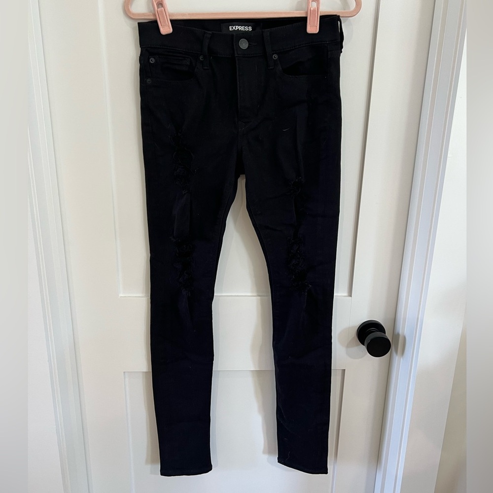 EUC size 6L midrise Express distressed black jegging